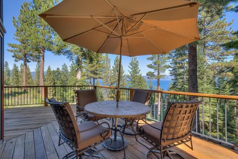 Wild Blue LakeView Retreat by Tahoe Getaways - 3BR w Hot Tub & Gorgeous Lake Views House in Dollar Point