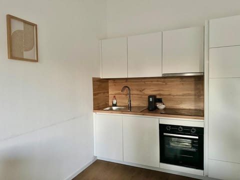 Kitchen or kitchenette, minibar, pet friendly, stove