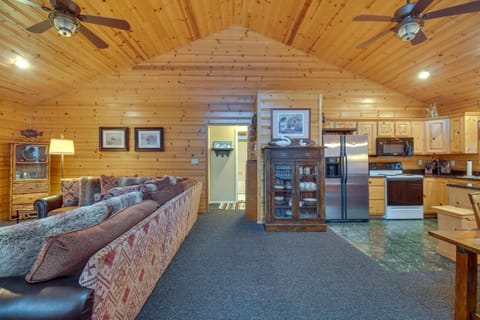 Boat Dock and Lake Access Cabin with Grill in Afton House in Lake O The Cherokees