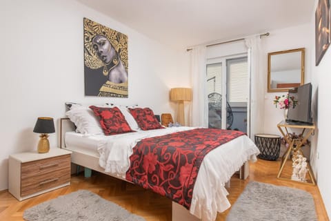 Bed, Bedroom