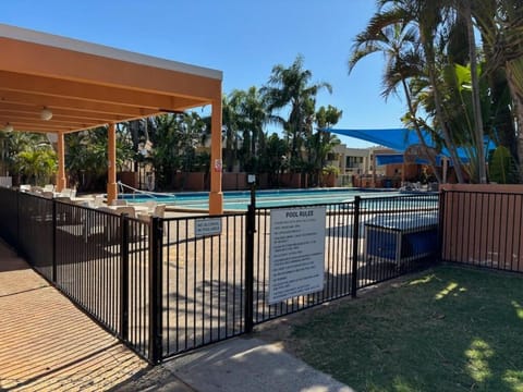 Pool view, Swimming pool, sunbed