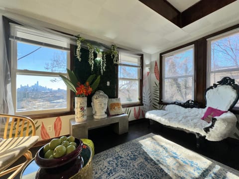 Spacious 4 bedroom home with NYC Views and FREE Parking Apartment in Weehawken