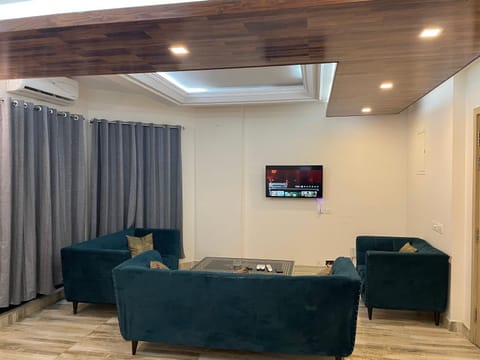 City Escape Apartment in Lahore