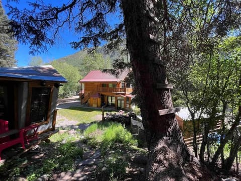 Cabin-Style Ski Home in Minturn with Private Deck House in Minturn