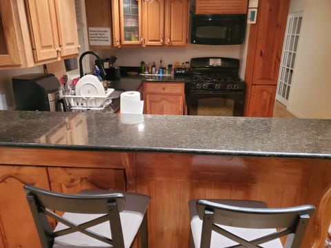 Kitchen or kitchenette, Dining area, stove