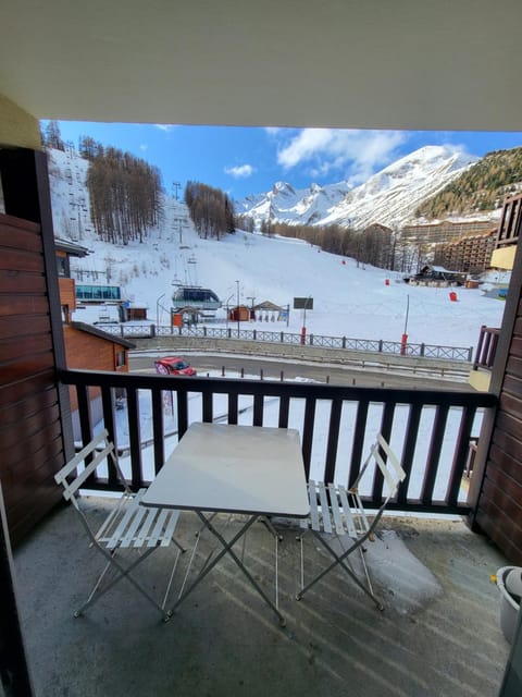 View (from property/room), Mountain view