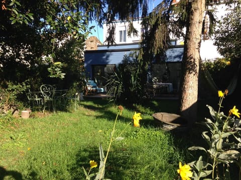 Facade/entrance, Garden, Balcony/Terrace, On site, Garden view