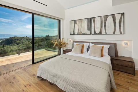 Balcony/Terrace, Bedroom, Mountain view, Sea view