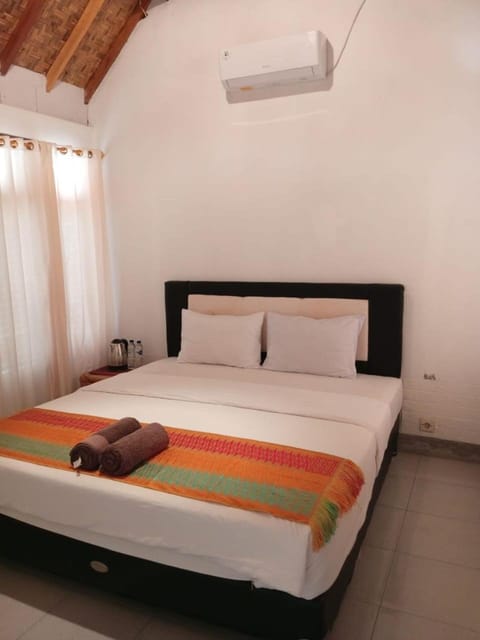 Bed, Photo of the whole room, Bedroom, air conditioner