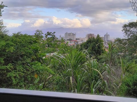 Casa temporada acomoda até 10 pessoas House in Caraguatatuba