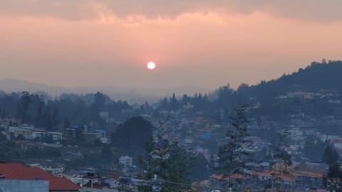 V Star Sunset view cottage Apartment in Ooty