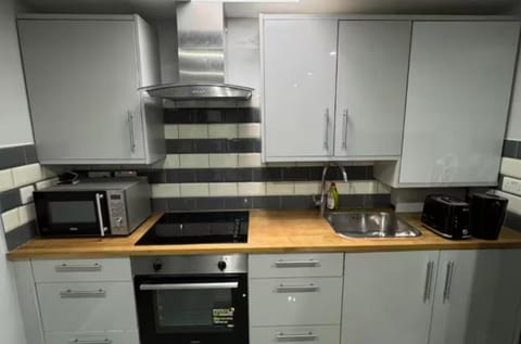 Entire guest house in Erith Apartment in Dartford