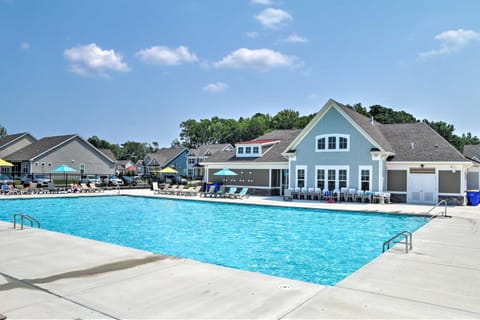 Shuttle to Bethany Beach Stylish Home with Perks! Haus in Millville