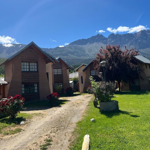 Property building, Natural landscape, Garden, Garden view, Mountain view