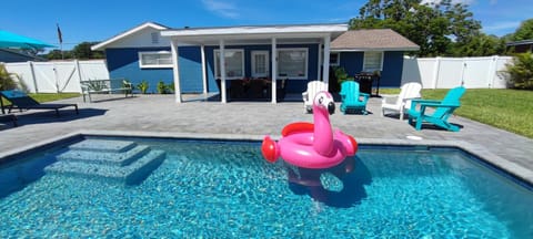 Viva La Flamingo House in Bradenton