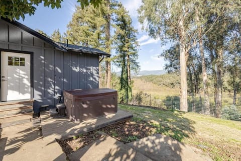 Hidden Lake House With Hot Tub & Views! House in Watsonville