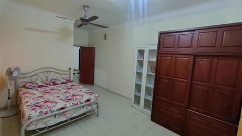 D'Kota Homestay MSLIM ONLY Kempas House in Johor Bahru