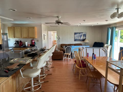 Kitchen or kitchenette, Living room, Dining area