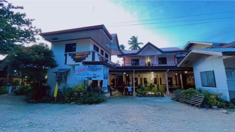 Ysha's Resthouse Vacation rental in Caraga