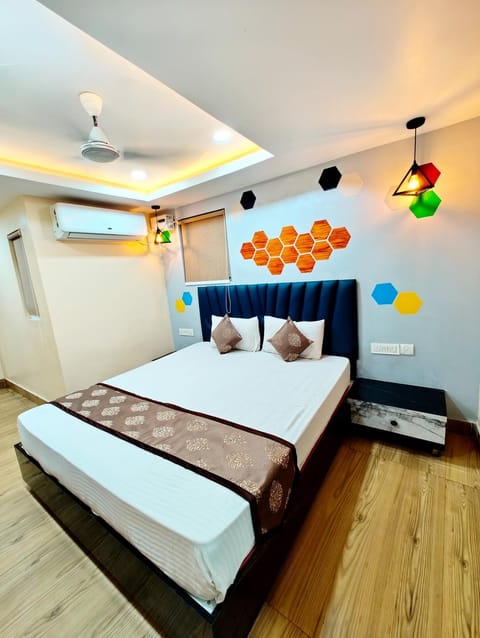 Bed, Photo of the whole room, Bedroom, air conditioner