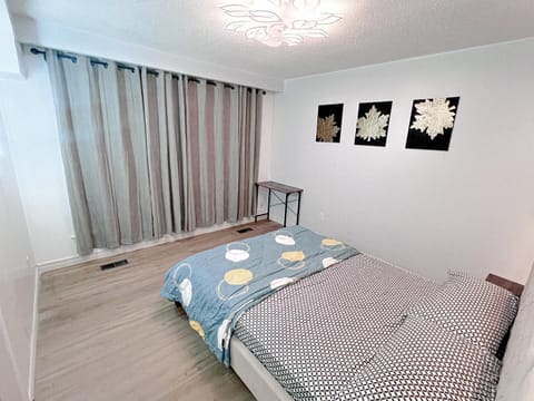 D10 Room Near Airport House in Brampton