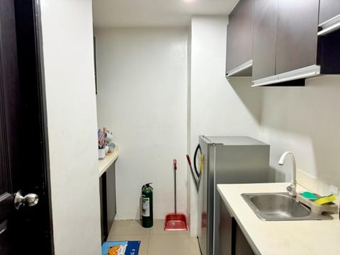 2BR w Balcony in Araneta, Cubao w Pool and Gym Apartment in Pasig