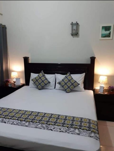 Karachi couple guest House Bed and Breakfast in Karachi