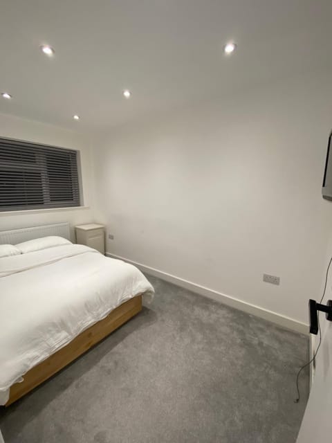 Summer budget double room Vacation rental in Edgware