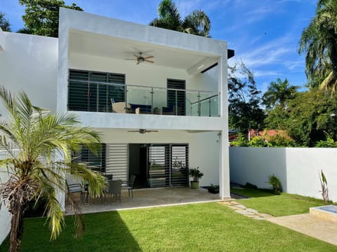 Property building, Patio, Spring, Day, Garden, View (from property/room), Balcony/Terrace, Garden view