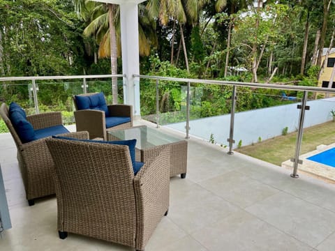 Patio, Spring, Day, Garden, View (from property/room), Balcony/Terrace, Seating area, Garden view, Pool view, Swimming pool, sunbed