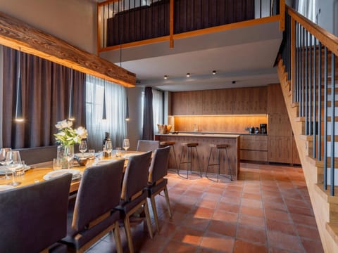 Living room, Dining area