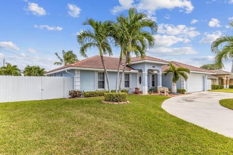 486 Tropical Oasis sleeps 12 Casa in Lake Worth