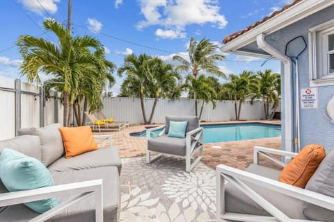 486 Tropical Oasis sleeps 12 Casa in Lake Worth