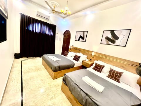 Budget Friendly 2 rooms Suite Stadium Road Bed and Breakfast in Karachi