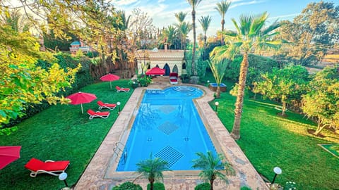 Charming Luxury Villa - Pool & Hot Tub Villa in Marrakesh