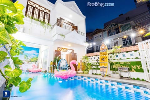 Property building, Patio, Night, Pool view, Swimming pool, sunbed