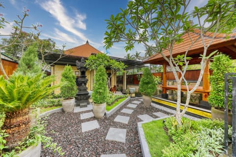 Property building, Garden, Seating area, Garden view