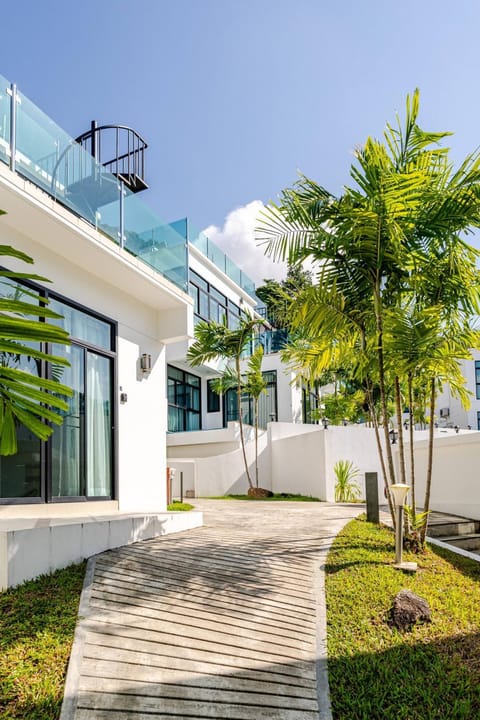 Property building, Garden view