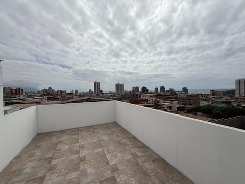 Balcony/Terrace, City view