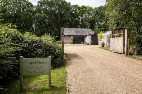 The Creamery at Gospel Green Cottage Villa in Borough of Waverley