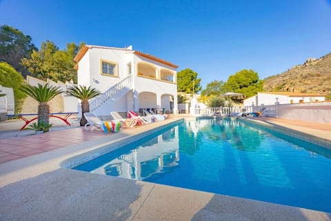 Property building, Facade/entrance, Off site