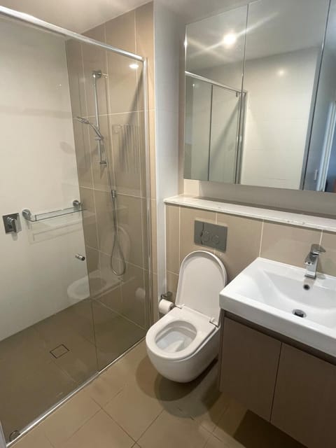 Luxury 2 Bed 2 Baths Apartment - Hurstville Apartment in Sydney