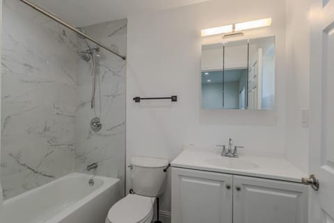 Palo Alto Suite 4 private bath and entrance Near Stanford 2 Twin beds. Casa in East Palo Alto