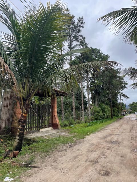 Boraceia Beach House in Bertioga