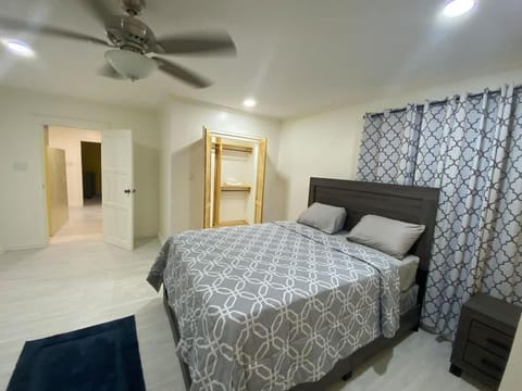 Gentlemen's Suite - 3 Bedroom House in Demerara-Mahaica, Guyana