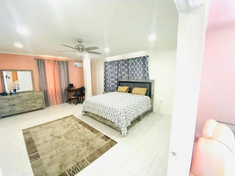 Celebrity Suite - 3 Bedroom Apartment in Demerara-Mahaica, Guyana