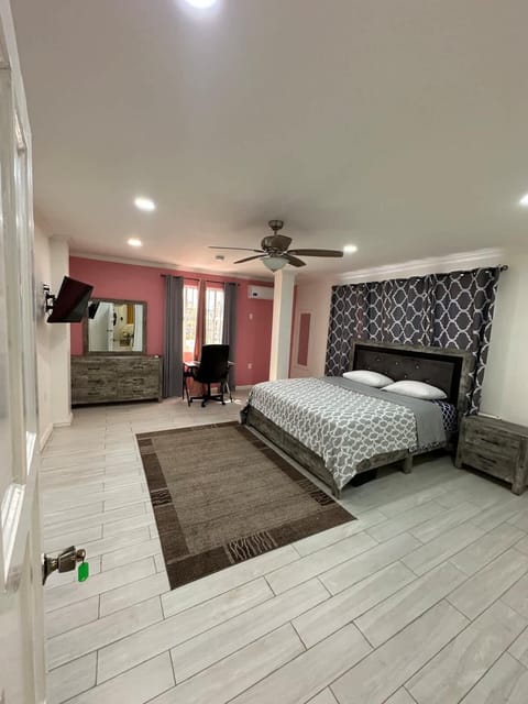 Celebrity Suite - 3 Bedroom Apartment in Demerara-Mahaica, Guyana