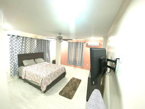 Celebrity Suite - 3 Bedroom Apartment in Demerara-Mahaica, Guyana