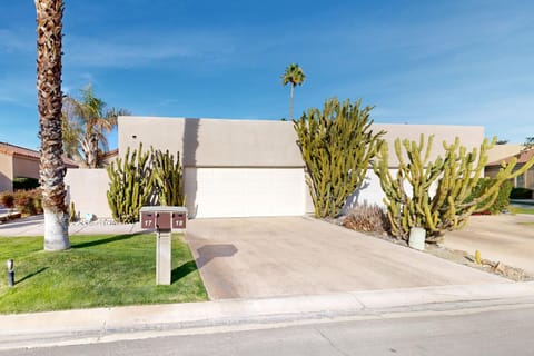 Desert Mirage Apartment in Rancho Mirage