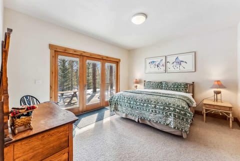 Woodsy Silverthorne Retreat with Patio Apartment in Wildernest